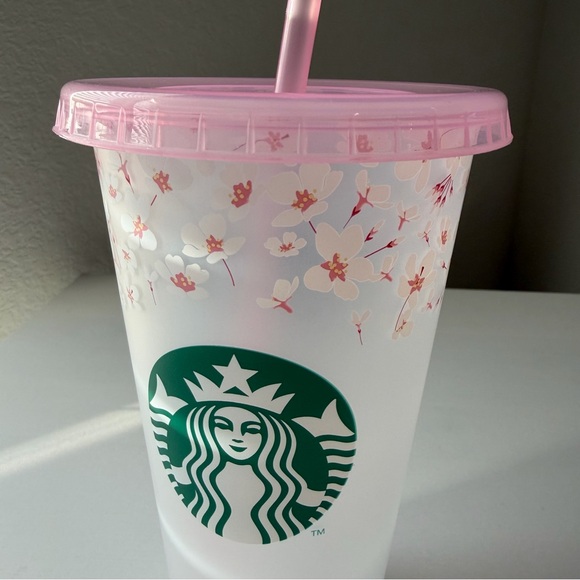 NEW! Starbucks Sakura Cherry Blossom Translucent Cold Cup 24oz Europe UK - Picture 3 of 6